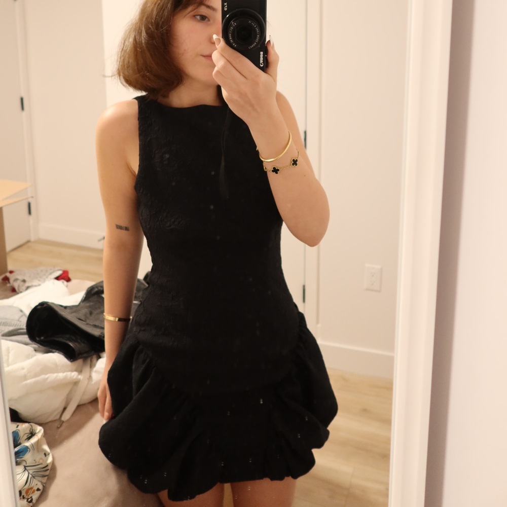 Elegant Black Sleeveless Dress